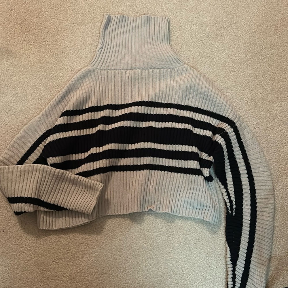 Cutest cropped sweater tan and black